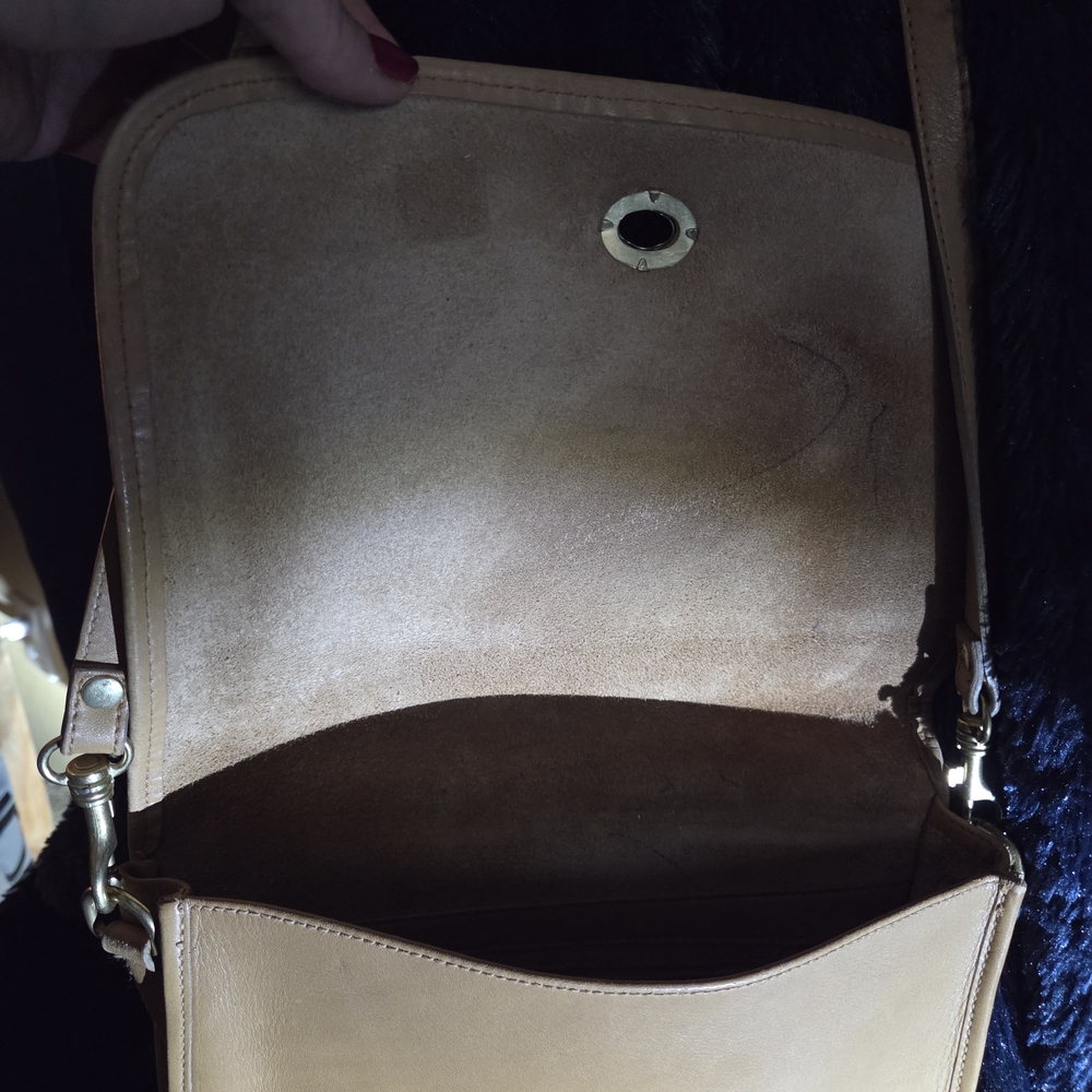 Hunt Club Genuine Leather Tan Crossbody Bag Vintage Turn Lock Purse - Picture 9 of 17